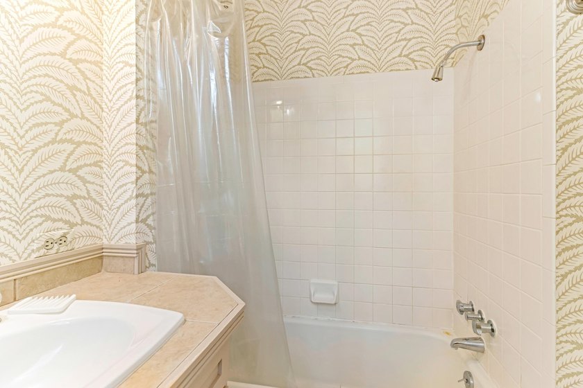 Classic architecture. Refined living. An exceptional setting - photo 28