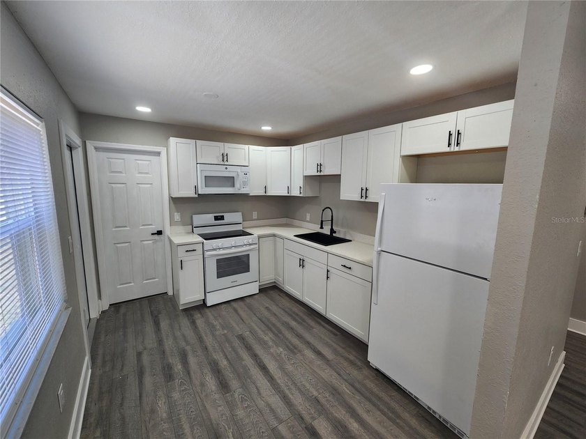 8 Unit Duplex portfolio in South Bradenton. There are a total of - photo 29