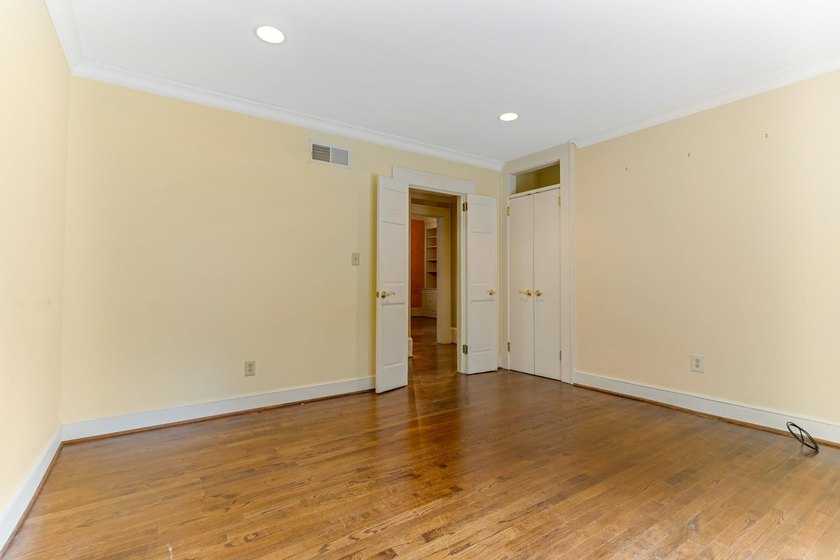 Classic architecture. Refined living. An exceptional setting - photo 36