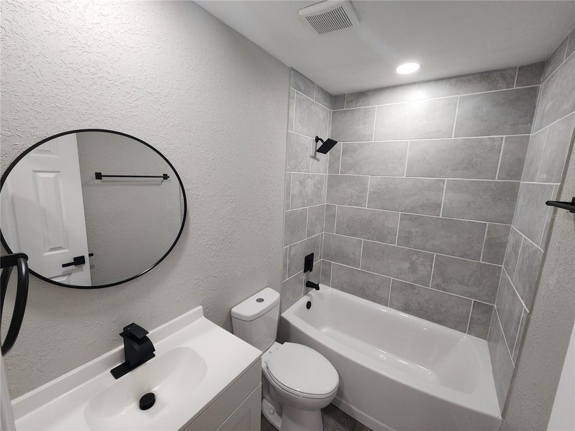 8 Unit Duplex portfolio in South Bradenton. There are a total of - photo 41