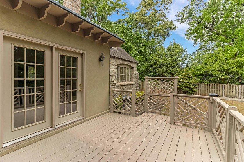 Classic architecture. Refined living. An exceptional setting - photo 41