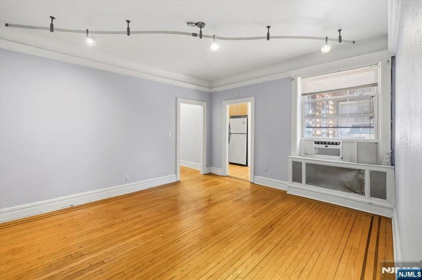Enjoy easy living in this bright and inviting 550 sq ft - photo 13