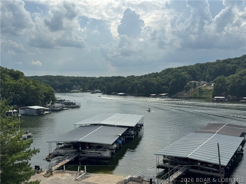 Lakefront 2 bedroom 2 bath fully furnished condo close to many - photo 17