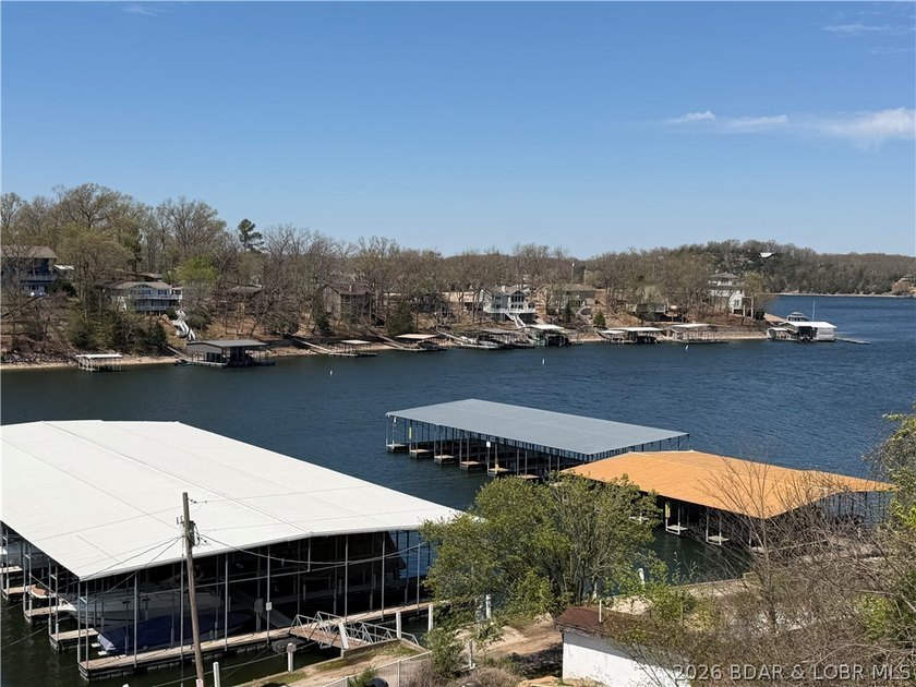 Lakefront 2 bedroom 2 bath fully furnished condo close to many - photo 23