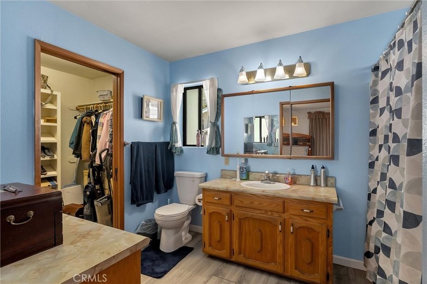 Welcome to this stunning custom-built home that sits on 3.91 - photo 24