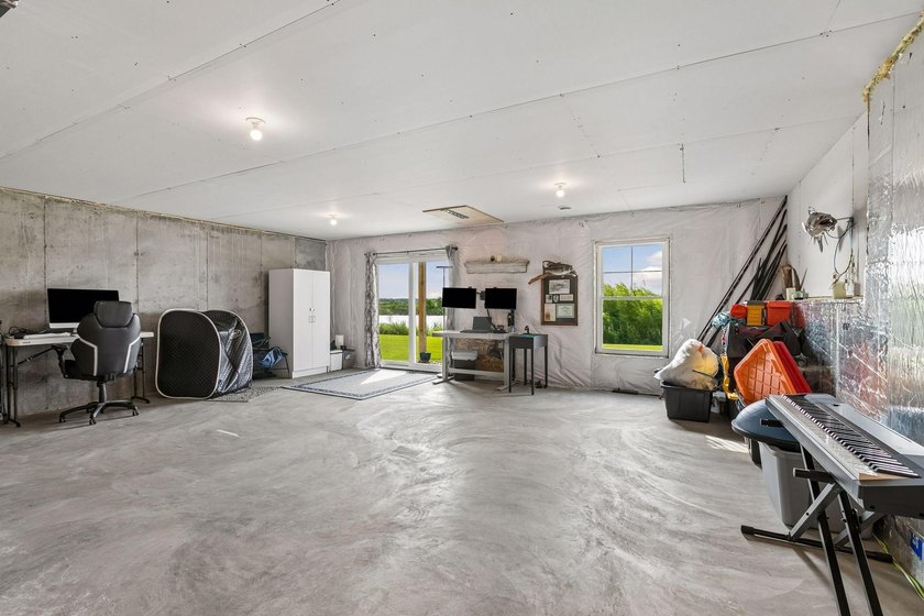Experience the perfect blend of new construction quality and the - photo 31