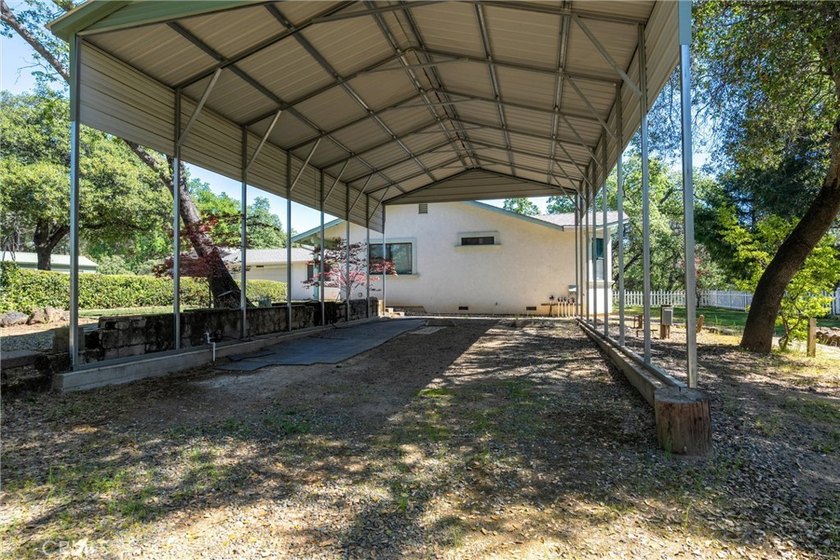 Welcome to this stunning custom-built home that sits on 3.91 - photo 37