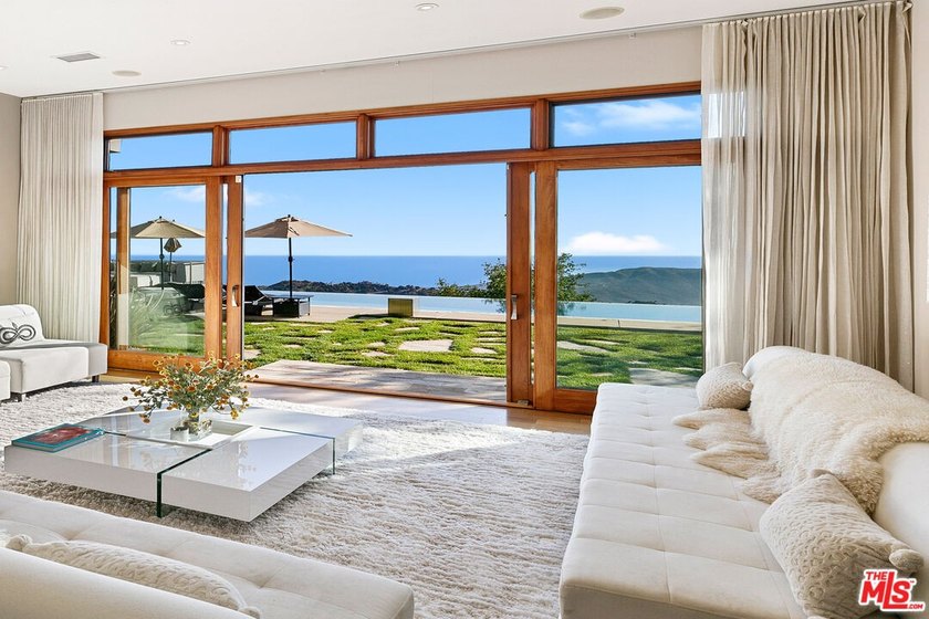 Jaw-dropping ocean views from this architectural masterpiece - photo 2