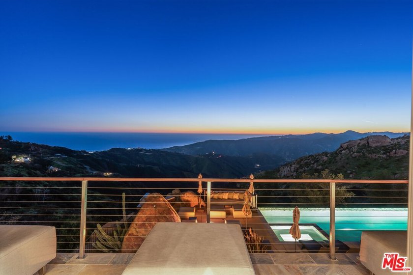 Jaw-dropping ocean views from this architectural masterpiece - photo 10