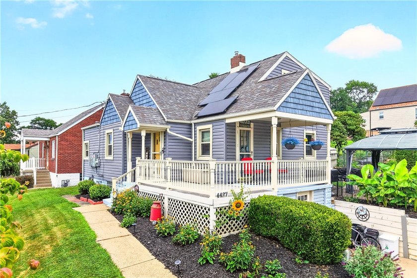 Spacious 3 Bedroom on Fabulous Corner Lot offering exceptional - photo 3