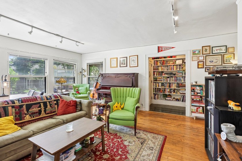 PRICE ADJUSTMENT!! Exceptional investment opportunity in the - photo 12