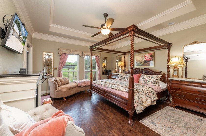 STUNNING CUSTOM WATERFRONT HOME IN THE PRESTIGIOUS CARMEL HILLS - photo 14