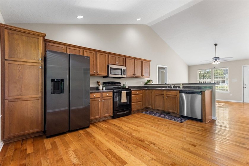 Welcome to 348 Pirates Cove Ln - a recently updated, move-in - photo 10