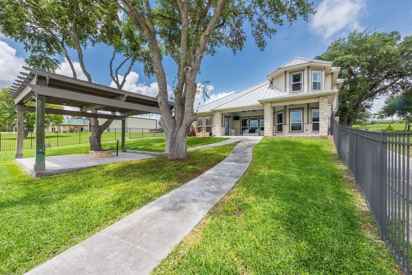 STUNNING CUSTOM WATERFRONT HOME IN THE PRESTIGIOUS CARMEL HILLS - photo 34
