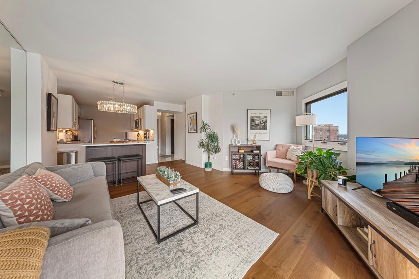 Welcome to effortless city living in Loring Park. This - photo 4