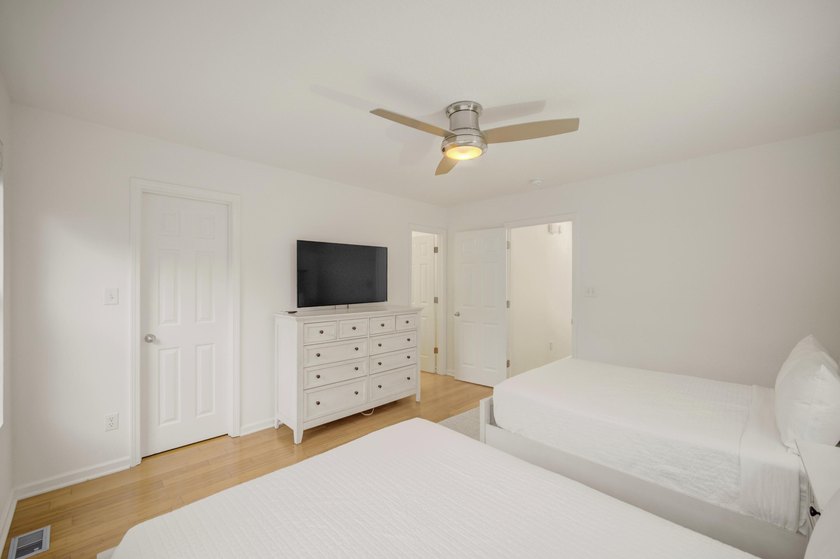 Welcome to the Legends on 30A, a refined coastal retreat where - photo 23