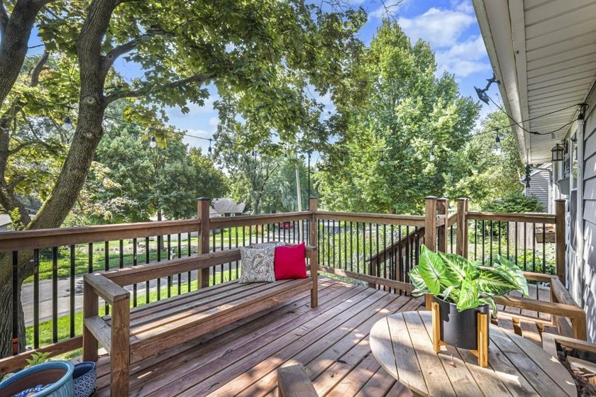 Darling Cape Cod bungalow conveniently located in a friendly - photo 27