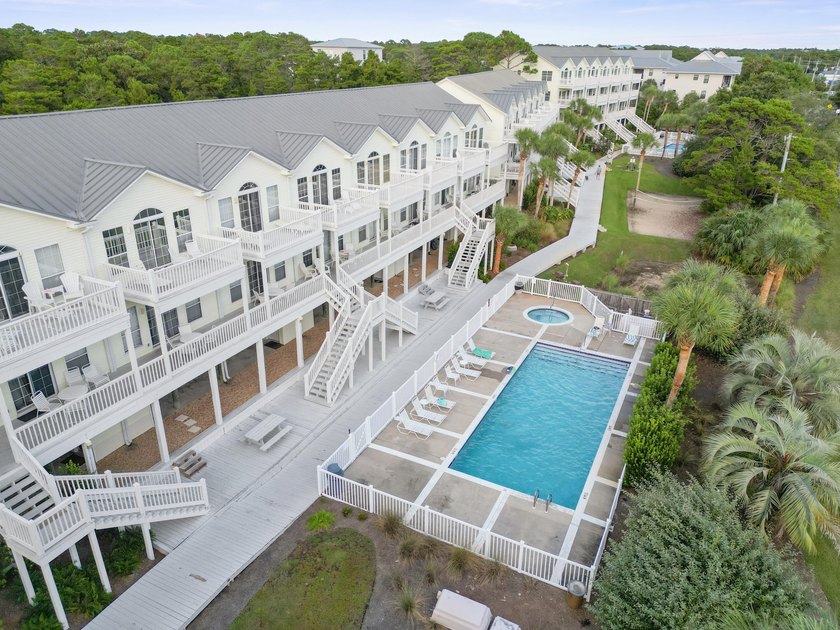 Welcome to the Legends on 30A, a refined coastal retreat where - photo 32