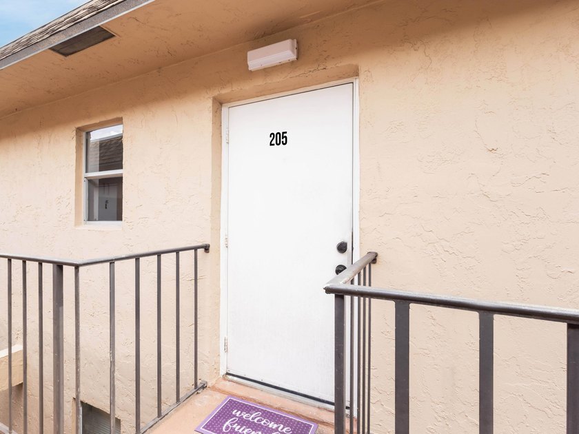 ATTENTION INVESTORS! FANTASTIC OPPORTUNITY, RENT RIGHT - photo 5