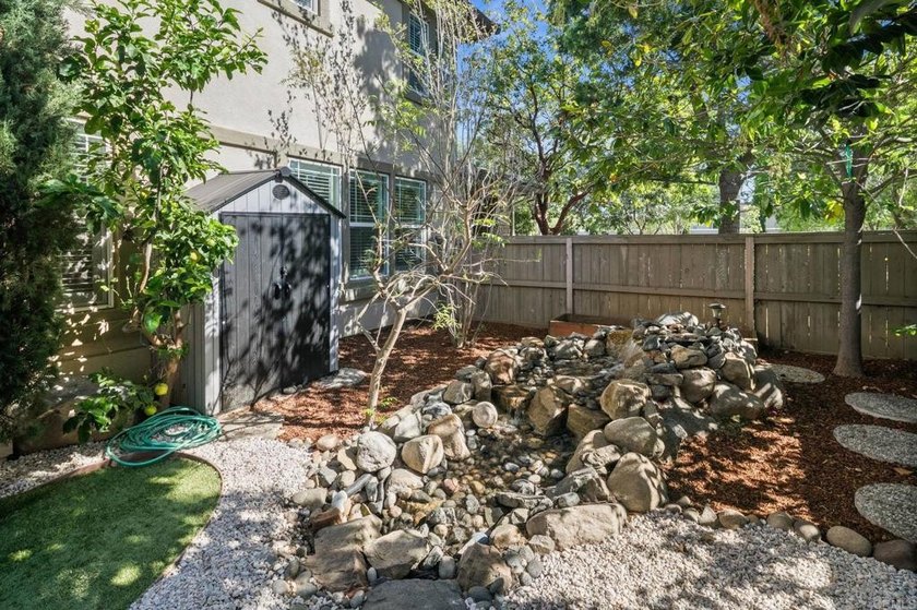 Welcome to 15776 Paseo Del Sur, a beautifully maintained - photo 20