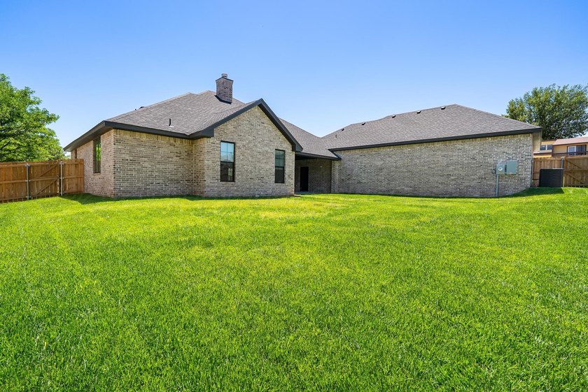 Welcome to this stunning new construction home featuring luxury - photo 2
