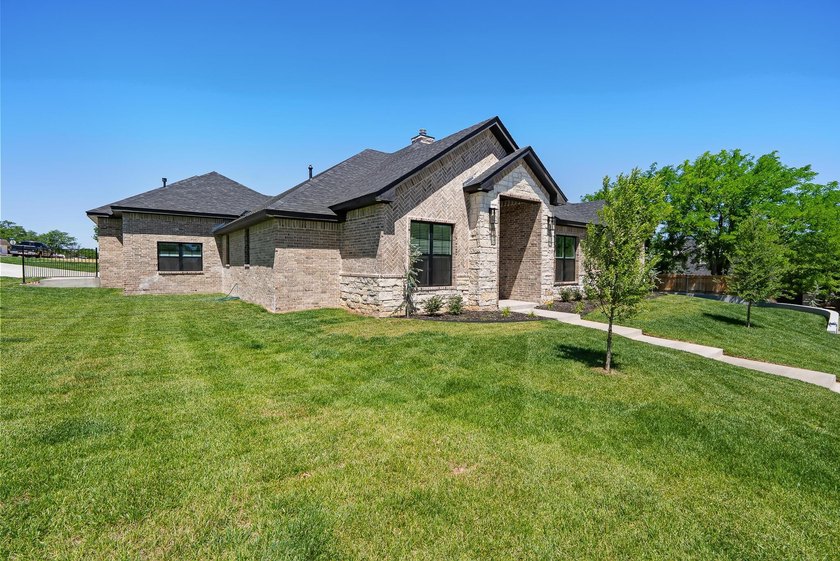 Welcome to this stunning new construction home featuring luxury - photo 5