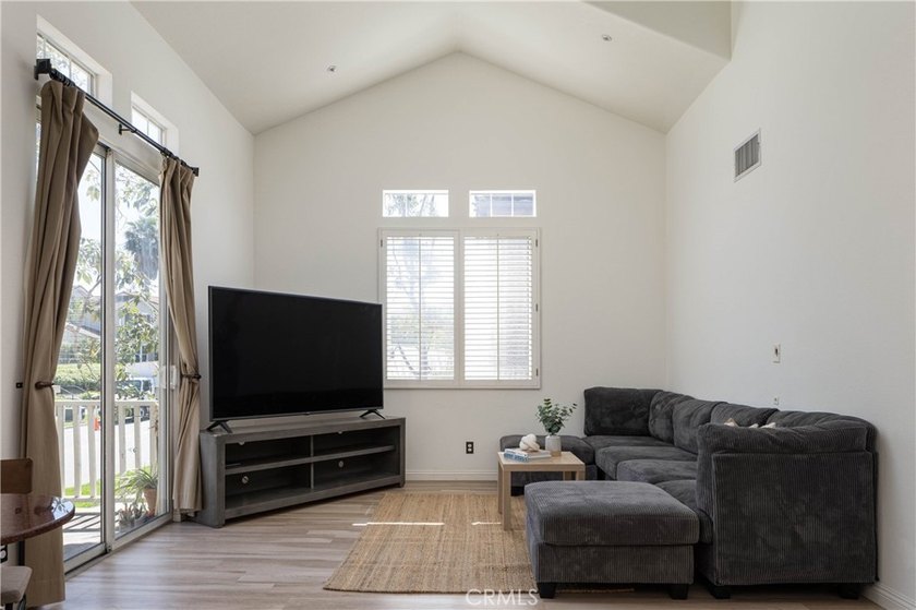 Tucked within the Chambray community of Ladera Ranch, this - photo 3