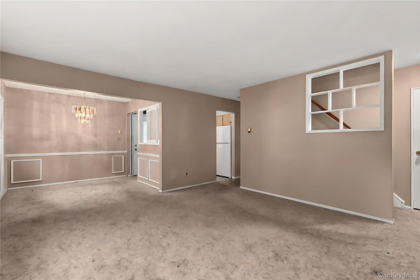 Welcome to this charming and spacious 3-bedroom 2-bathroom - photo 4