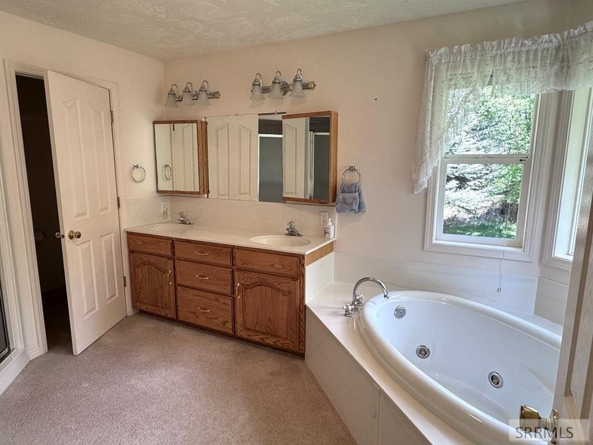 LOCATION LOCATION with water views!!!! This beautifully designed - photo 31