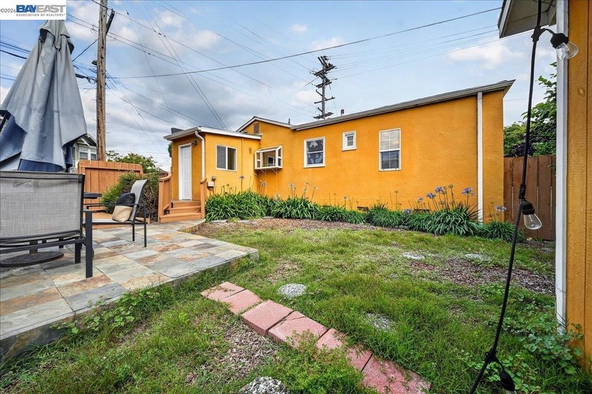 Located in the heart of Westbrae Berkeley , this charming single - photo 50