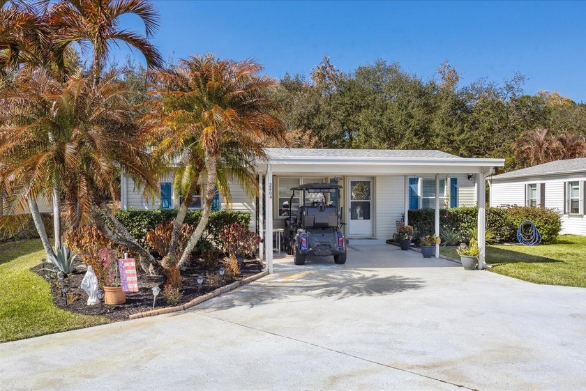 WOW! HUGE PRICE REDUCTION!! Tucked away in a corner on a - photo 8