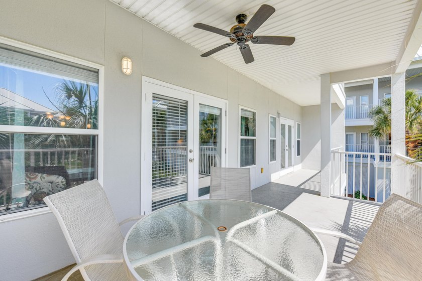This beautifully maintained 2-bedroom, 2-bath condo is sold - photo 15