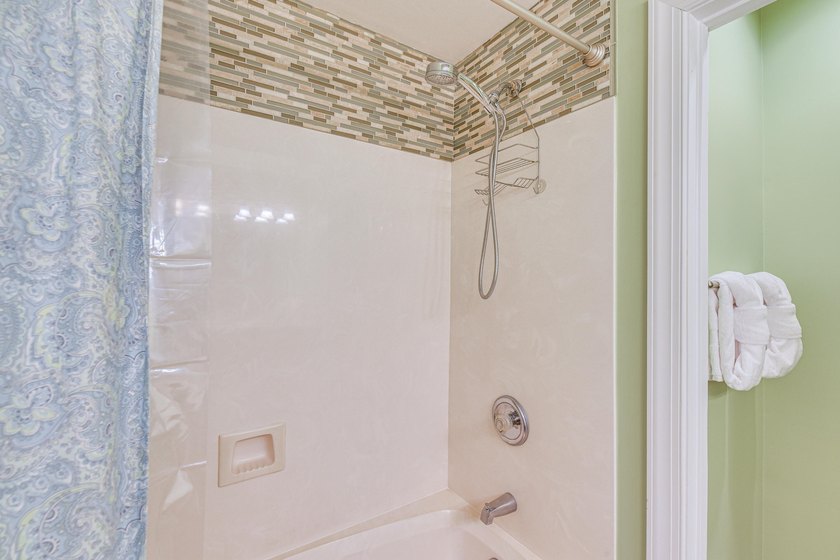 This beautifully maintained 2-bedroom, 2-bath condo is sold - photo 21