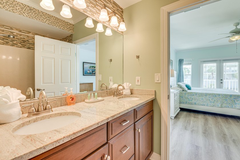 This beautifully maintained 2-bedroom, 2-bath condo is sold - photo 22