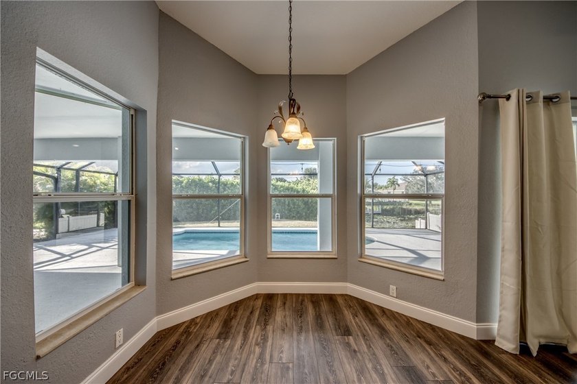 This well-maintained 3-bedroom, 2.5-bath home with a spacious - photo 22
