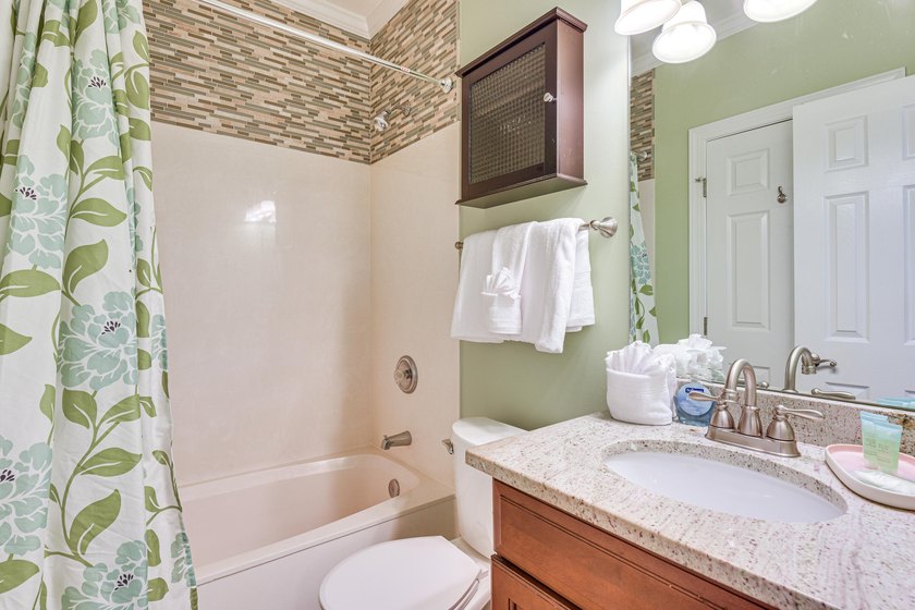 This beautifully maintained 2-bedroom, 2-bath condo is sold - photo 30