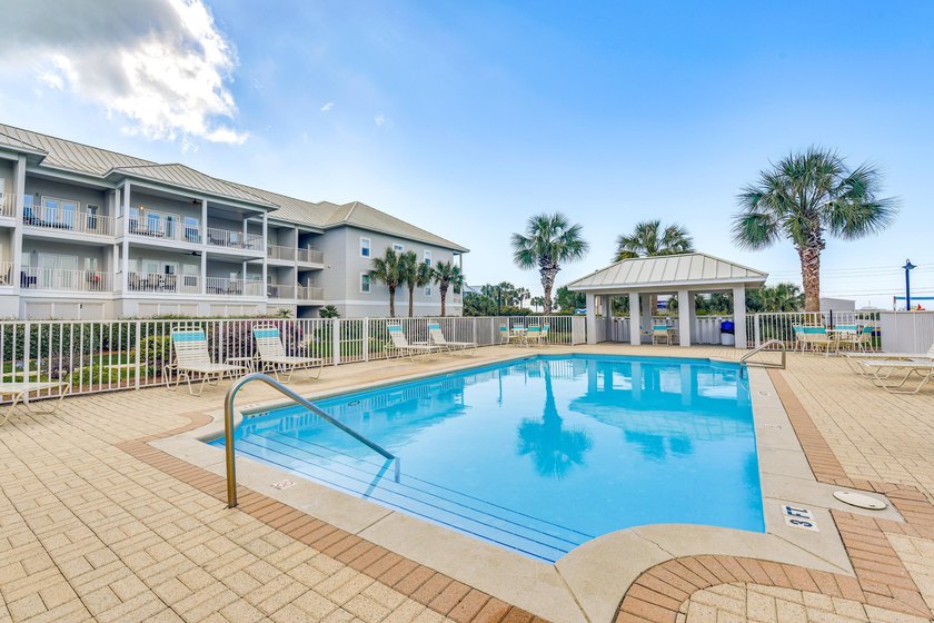This beautifully maintained 2-bedroom, 2-bath condo is sold - photo 35
