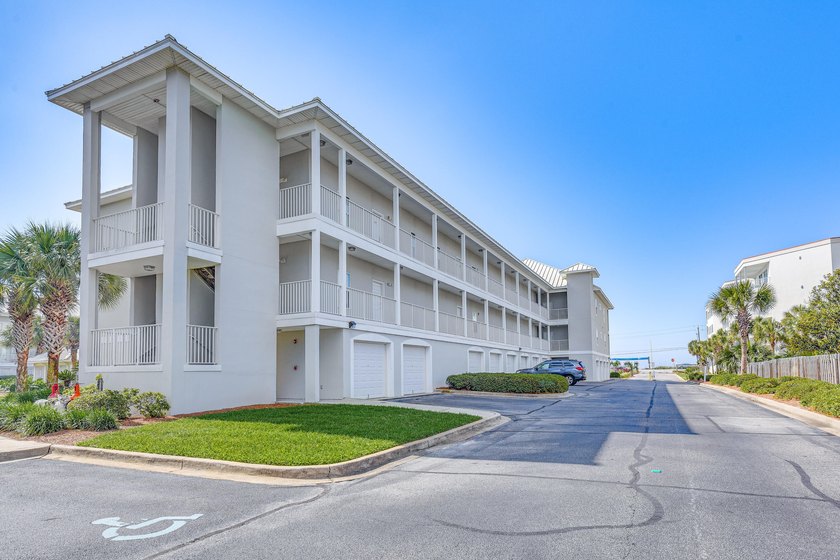 This beautifully maintained 2-bedroom, 2-bath condo is sold - photo 39
