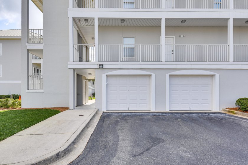 This beautifully maintained 2-bedroom, 2-bath condo is sold - photo 42