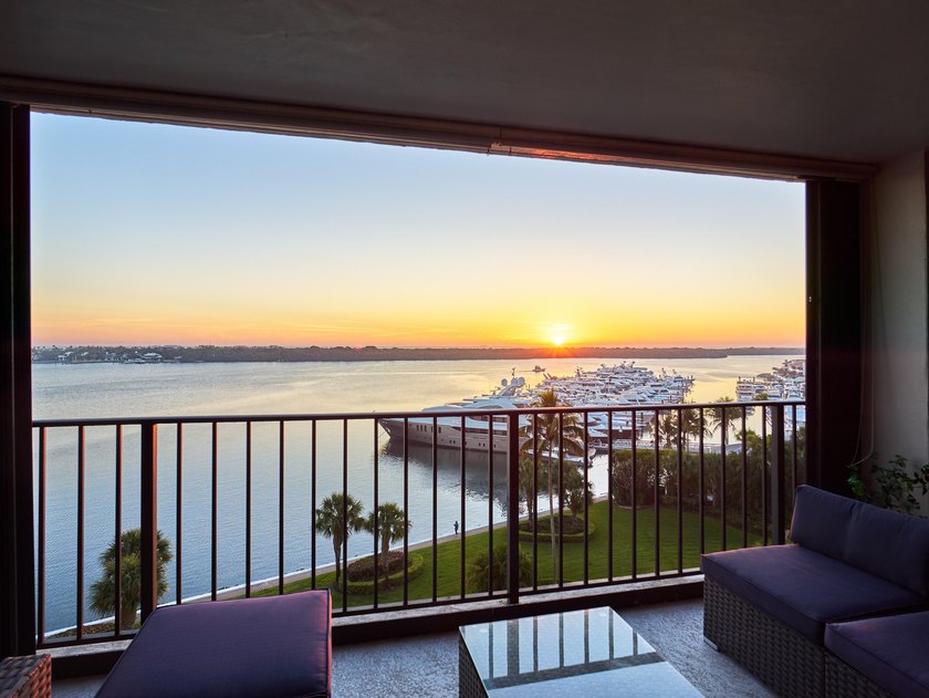 Sophisticated, elevated, and fully reimagined, this 2-bedroom - photo 5