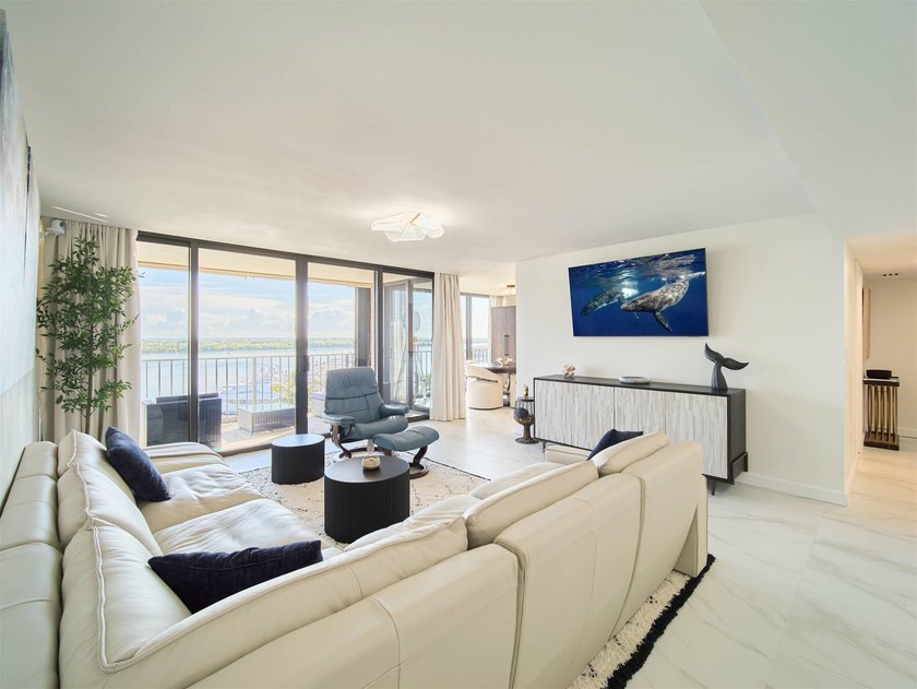 Sophisticated, elevated, and fully reimagined, this 2-bedroom - photo 9