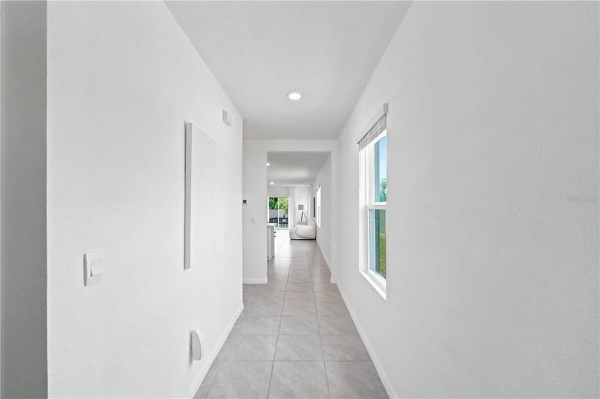 Welcome to this beautifully maintained 3-bedroom, 2-bathroom - photo 12