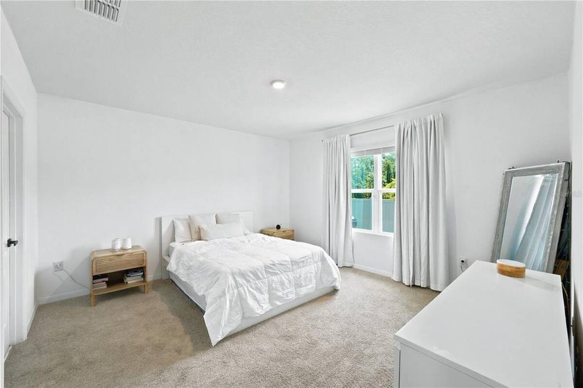 Welcome to this beautifully maintained 3-bedroom, 2-bathroom - photo 18