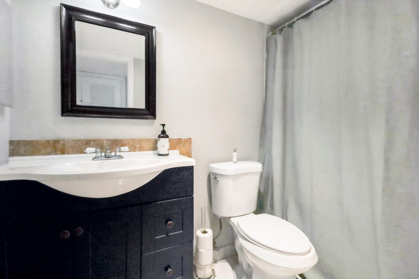 Priced to sell! This well-maintained 2-bedroom, 2-bathroom condo - photo 19