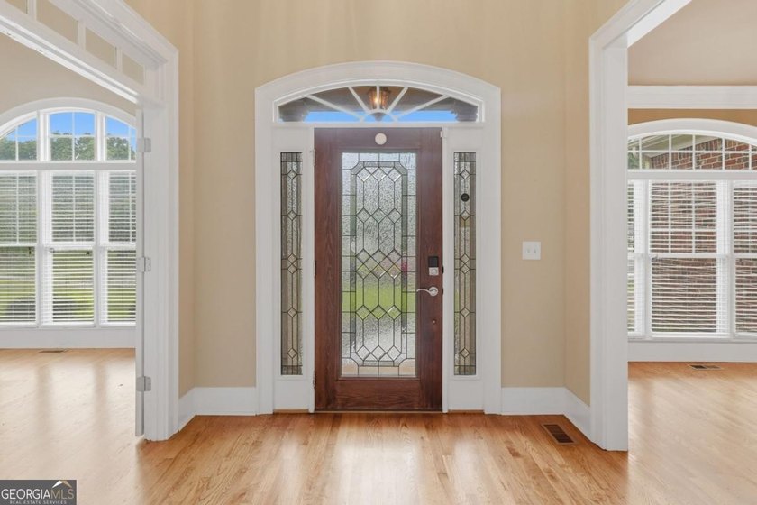 You will love this 6-bedroom home with the primary suite on the - photo 44
