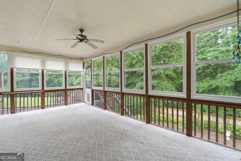 You will love this 6-bedroom home with the primary suite on the - photo 46
