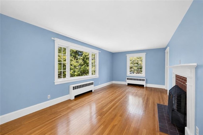 Charming Cape located in the desirable Stone Bridge area of - photo 17