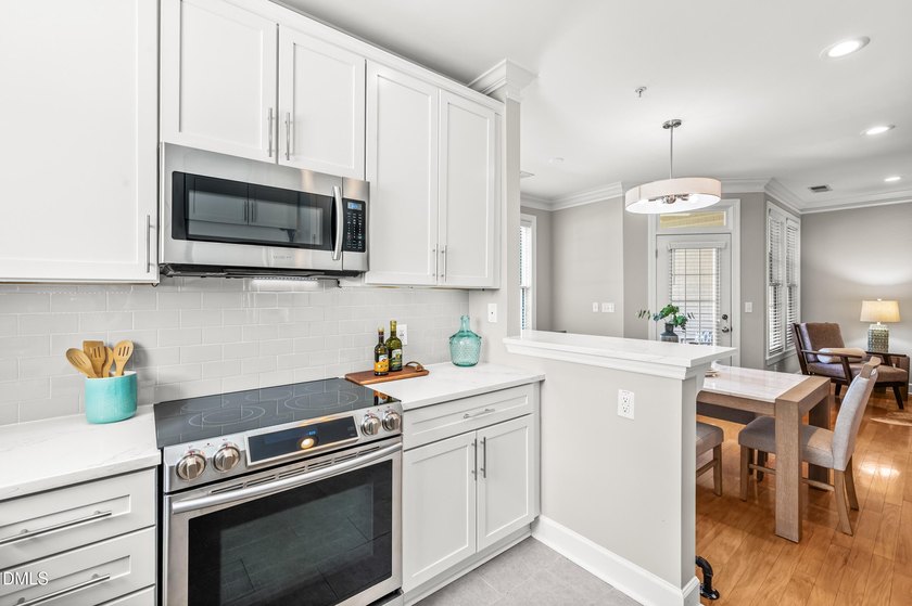 Fantastic opportunity to live within walking distance to - photo 17