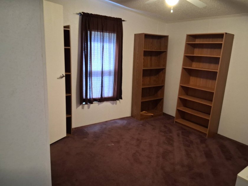 Welcome to this well-maintained 2 Bedroom/2 Bath home on a quiet - photo 19