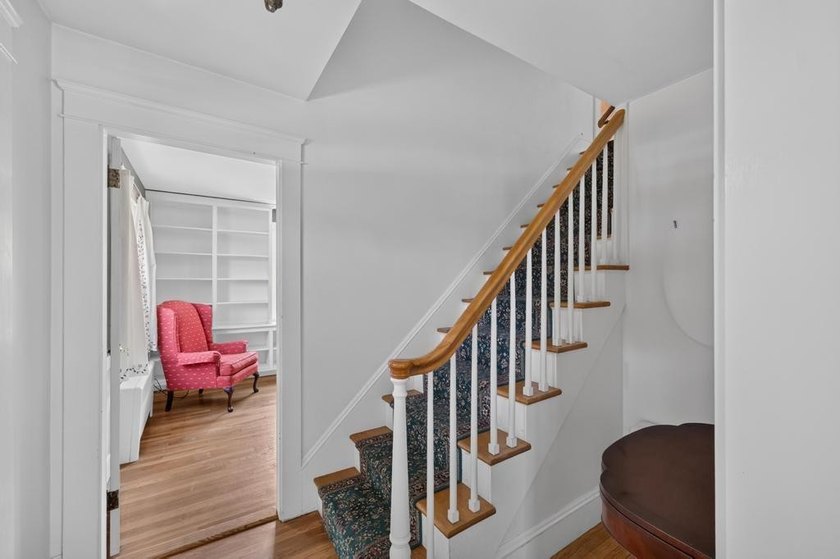 Charming Cape located in the desirable Stone Bridge area of - photo 20